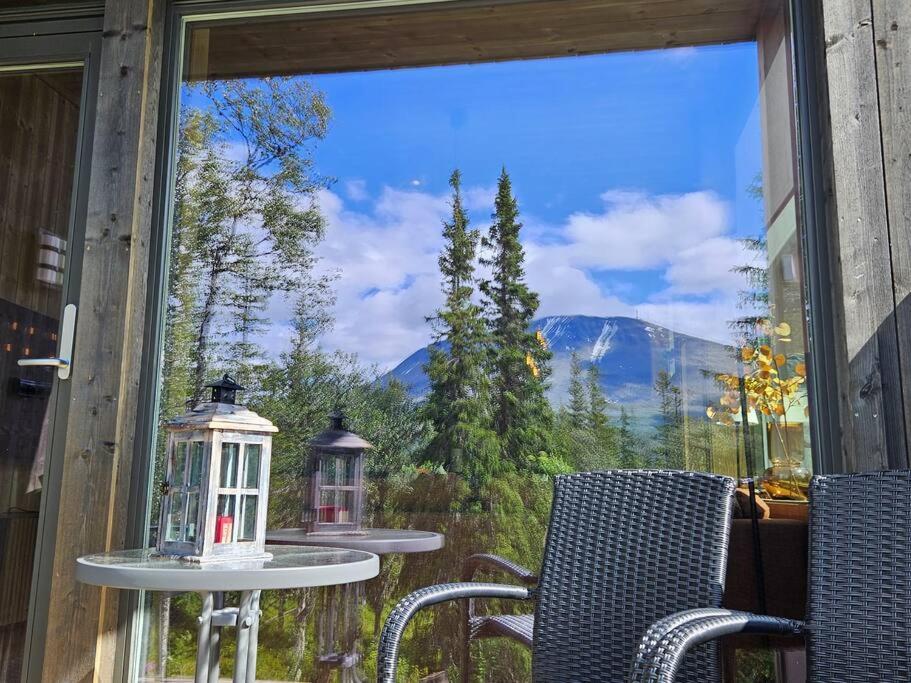 Ny Leilighet Med Flott Utsikt Til Gaustatoppen Rjukan Exterior photo
